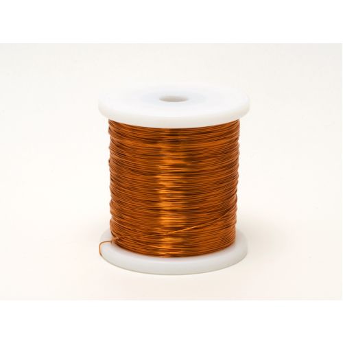 200℃から220℃の耐熱性に優れ、耐摩耗性、耐冷媒性、耐湿熱性に優れる。