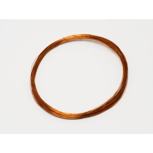 ポリエステル樹脂を主体とした絶縁ワニスを焼付けたエナメル線です。 ポリエステル樹脂を主体とした絶縁ワニスを焼付けたエナメル線です。