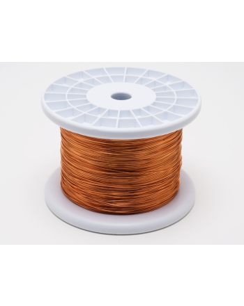ポリエステル樹脂を主体とした絶縁ワニスを焼付けたエナメル線です。